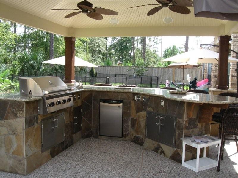 Complete outdoor kitchen  with granite counter tops, outdoor gas grill by Artisan Construction, 7321 N Antioch Gladstone, MO  64119